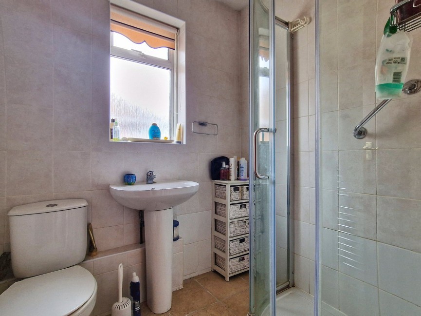 2 bedroom Bungalow for Sale Ampthill, Bedfordshire