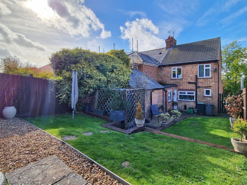 2 bedroom House for Sale Gravenhurst, Bedfordshire