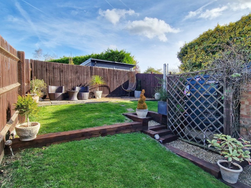 2 bedroom House for Sale Gravenhurst, Bedfordshire
