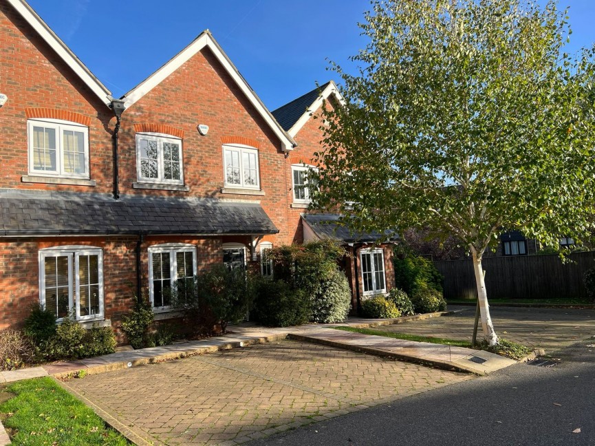3 bedroom House for Sale Great North Road, Hatfield, Hertfordshire