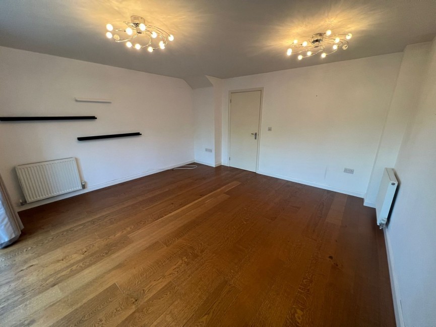 3 bedroom House for Sale Great North Road, Hatfield, Hertfordshire