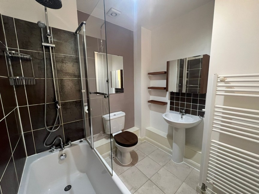 3 bedroom House for Sale Great North Road, Hatfield, Hertfordshire