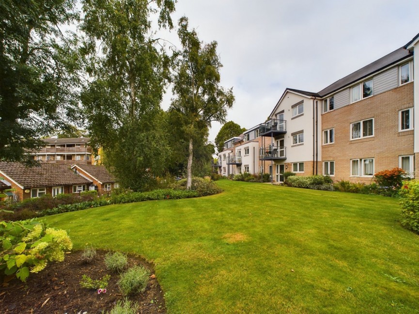 1 bedroom Flat for Sale Wratten Road West, Hitchin, Hertfordshire