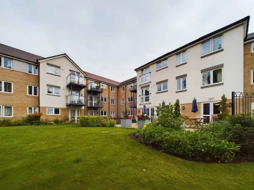 1 bedroom Flat for Sale Wratten Road West, Hitchin, Hertfordshire