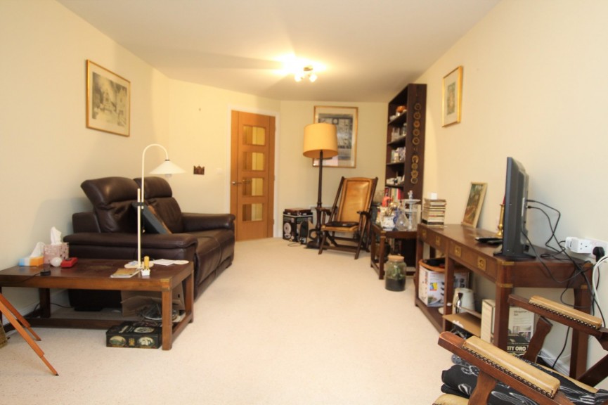 1 bedroom Flat for Sale Goodes Court, Royston, Hertfordshire