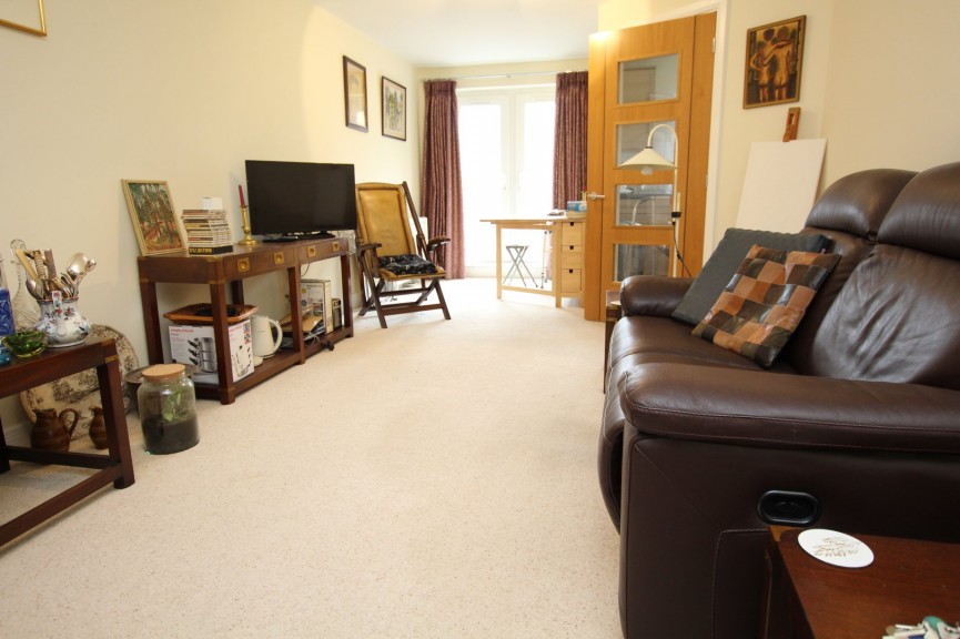1 bedroom Flat for Sale Goodes Court, Royston, Hertfordshire