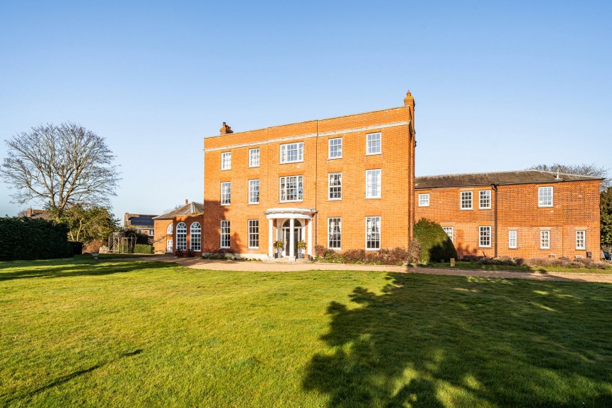 3 bedroom Flat for Sale High Street, Broom, Bedfordshire