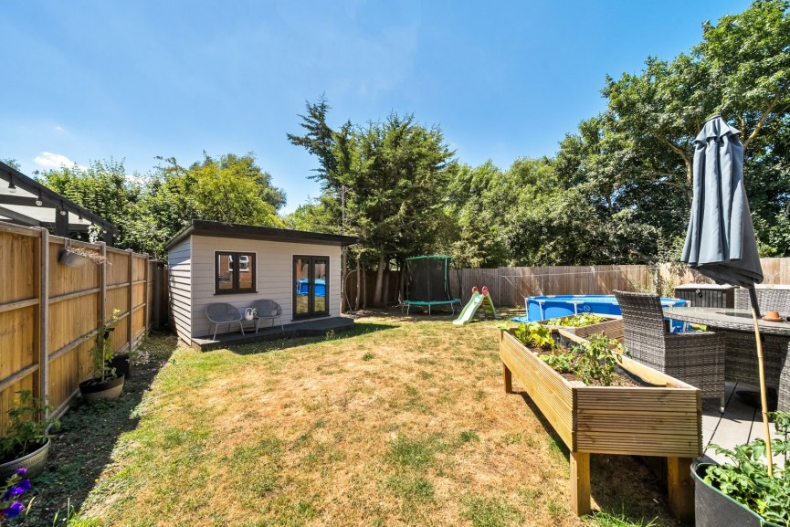 4 bedroom House for Sale Eisenhower Road, Shefford, Bedfordshire