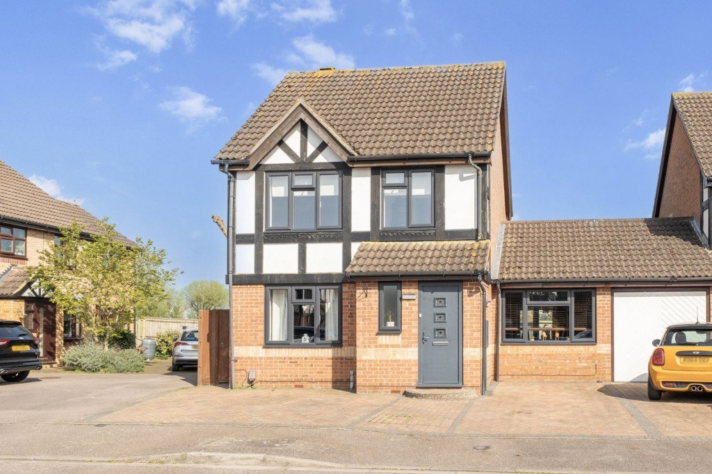 Webber Close, Shefford, Bedfordshire
