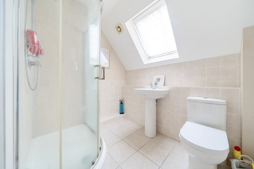 2 bedroom House for Sale High Street, Baldock, Hertfordshire