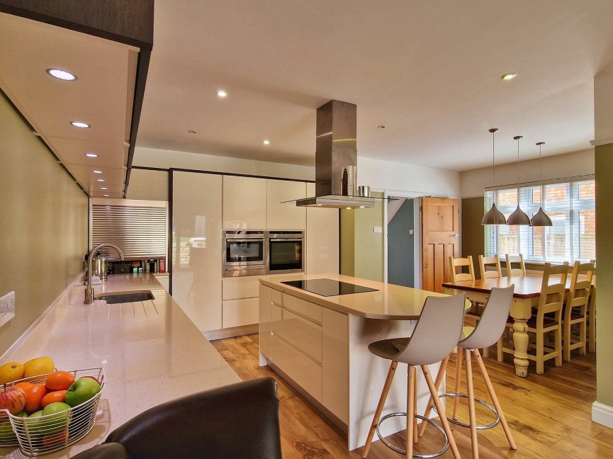 4 bedroom House for Sale Maulden, Bedford
