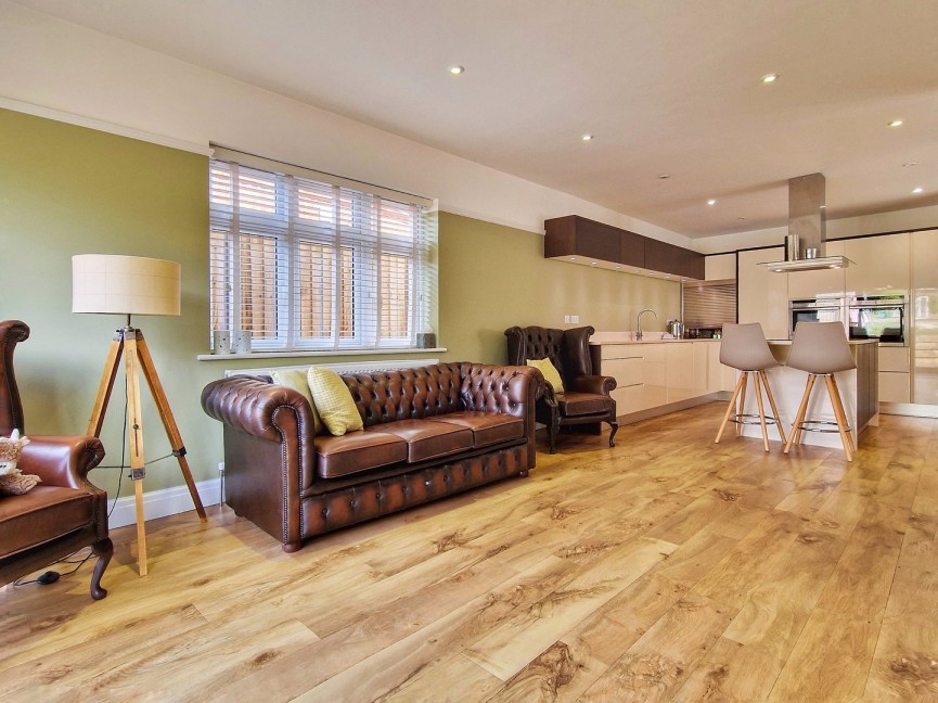 4 bedroom House for Sale Maulden, Bedford