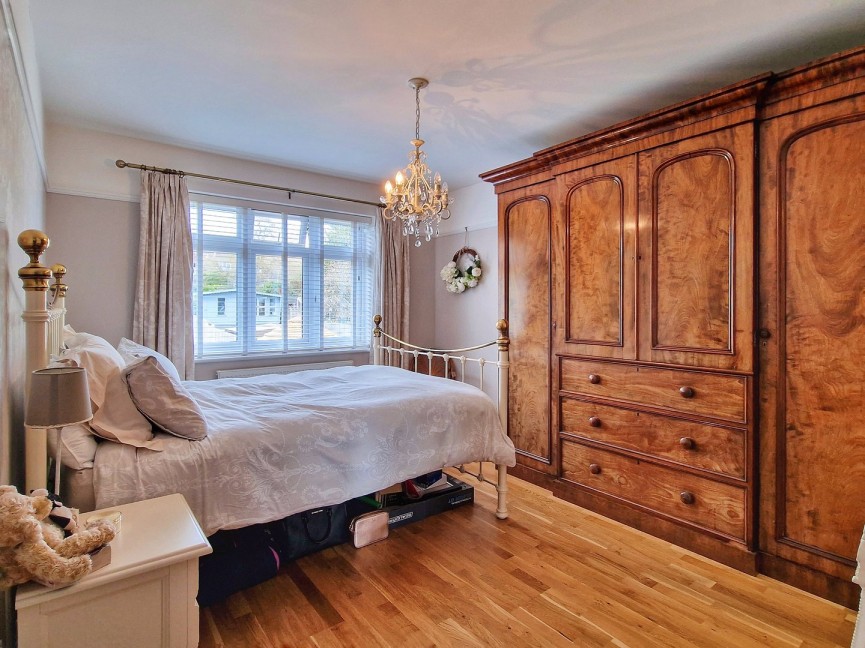 4 bedroom House for Sale Maulden, Bedford