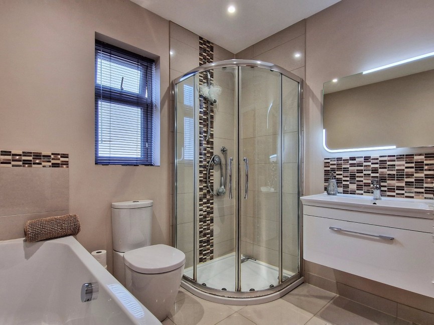 4 bedroom House for Sale Maulden, Bedford