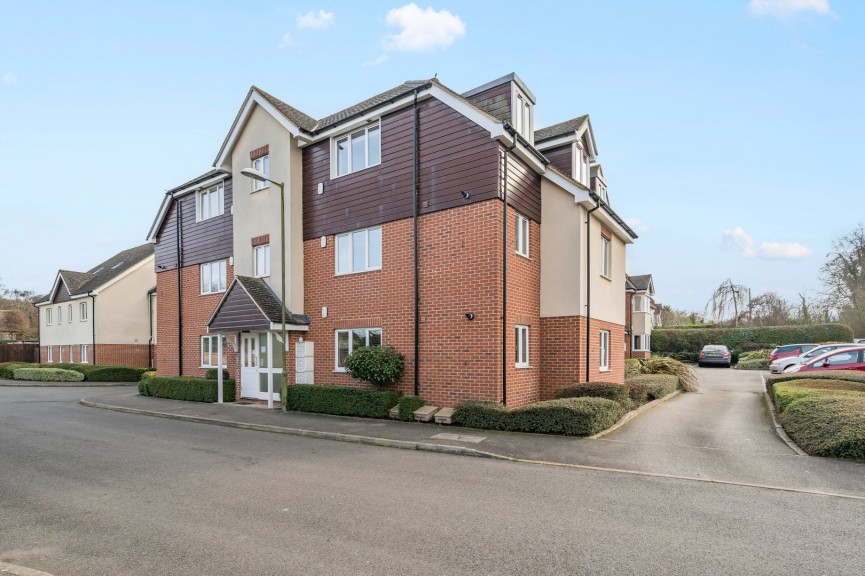 2 bedroom Flat for Sale Weston Way, Baldock, Hertfordshire