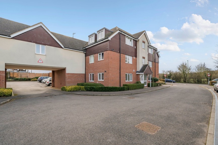 2 bedroom Flat for Sale Weston Way, Baldock, Hertfordshire