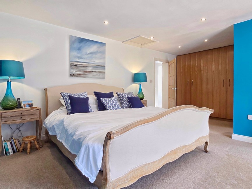 4 bedroom House for Sale Ampthill, Bedford