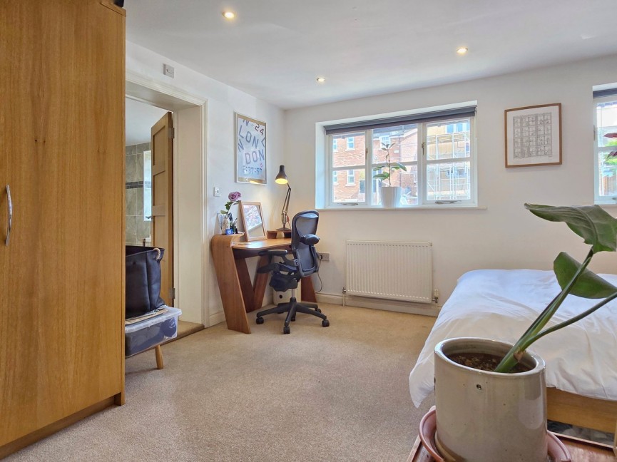 4 bedroom House for Sale Ampthill, Bedford