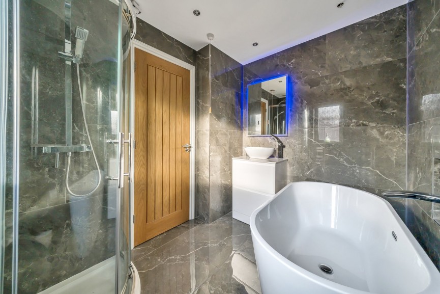 5 bedroom House for Sale Eagle Farm Road, Biggleswade, Bedfordshire