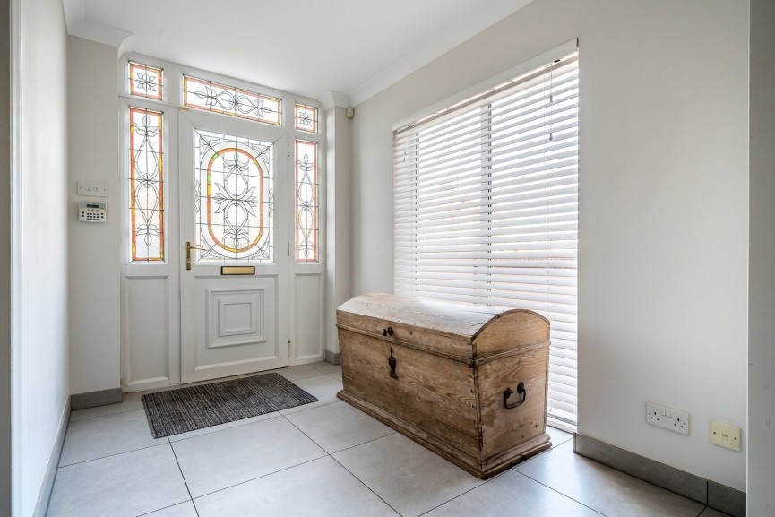5 bedroom House for Sale Eagle Farm Road, Biggleswade, Bedfordshire