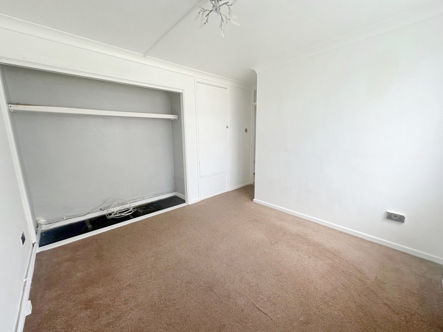 1 bedroom Flat for Sale Ely Close, Hatfield, Hertfordshire