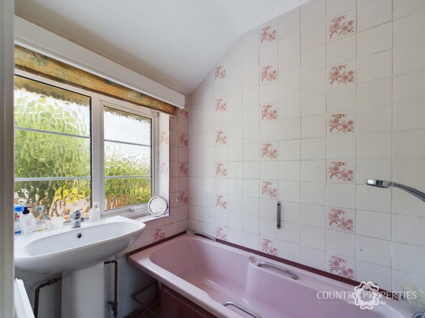 3 bedroom House for Sale Howlands, Welwyn Garden City, Hertfordshire
