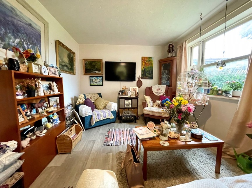 2 bedroom Flat for Sale Garden Lane, Royston, Hertfordshire