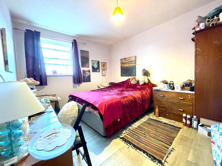 2 bedroom Flat for Sale Garden Lane, Royston, Hertfordshire