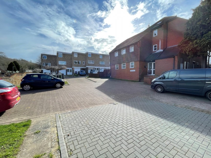 2 bedroom Flat for Sale Garden Lane, Royston, Hertfordshire