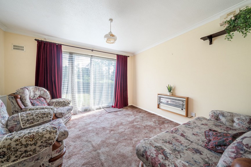 2 bedroom House for Sale Station Road, Langford