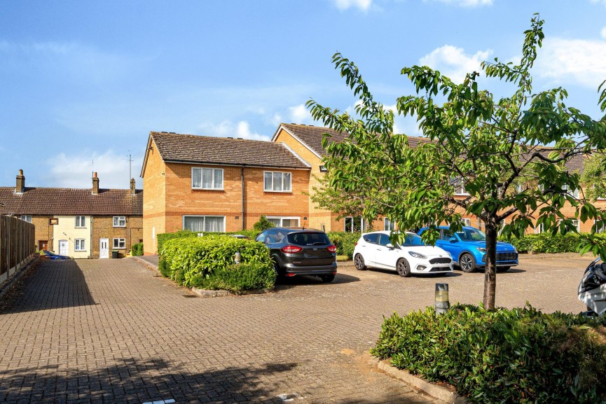 2 bedroom House for Sale Station Road, Langford