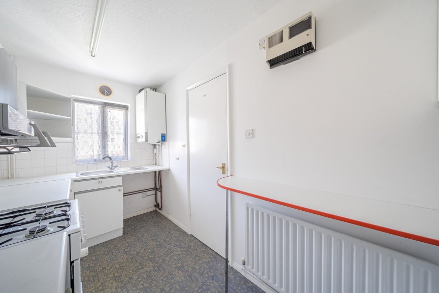 2 bedroom House for Sale Station Road, Langford