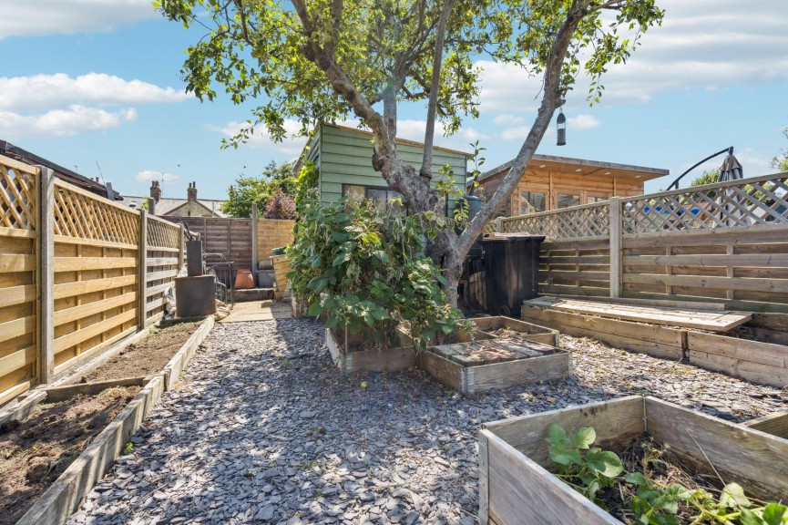 2 bedroom House for Sale Balmoral Road, Hitchin, Hertfordshire