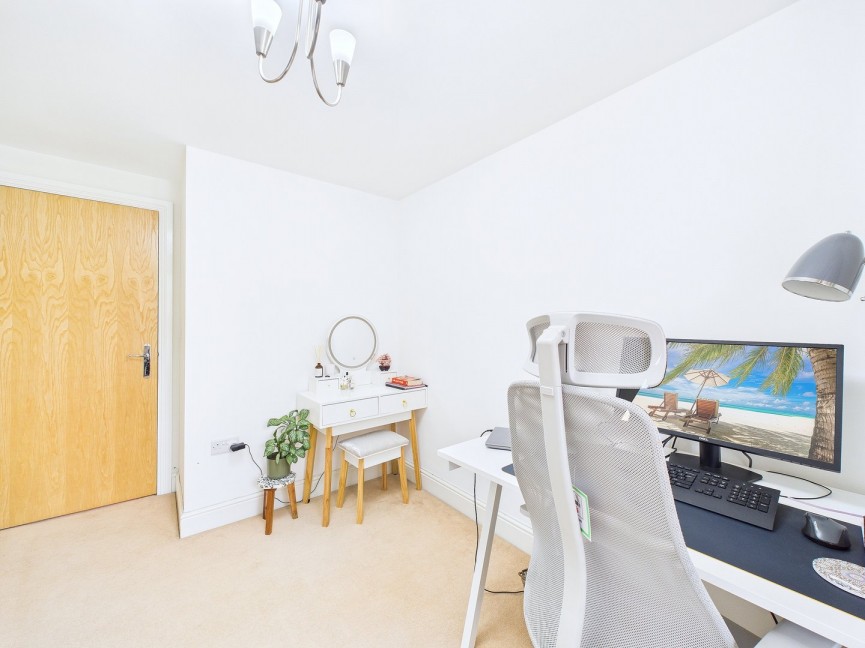 2 bedroom Flat for Sale Bridge Street, Hitchin, Hertfordshire