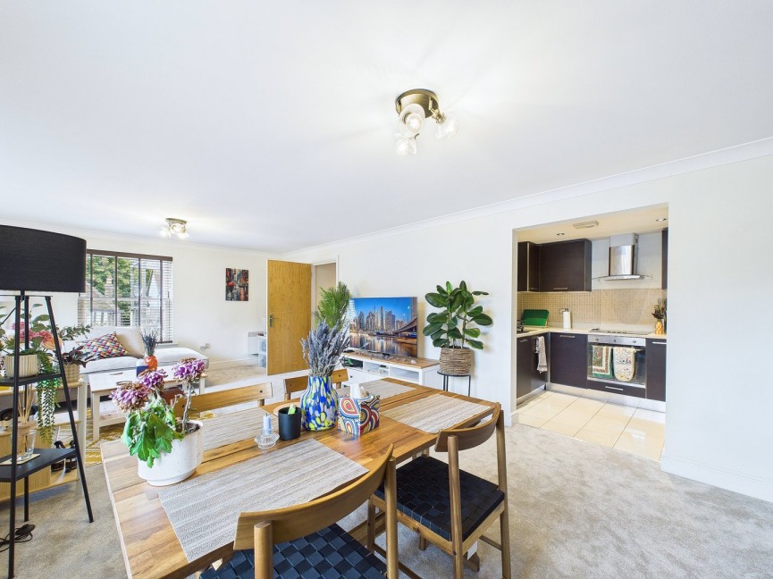 2 bedroom Flat for Sale Bridge Street, Hitchin, Hertfordshire