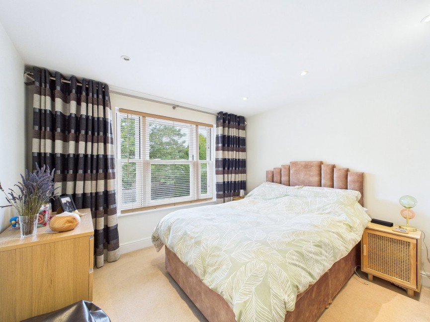 2 bedroom Flat for Sale Bridge Street, Hitchin, Hertfordshire