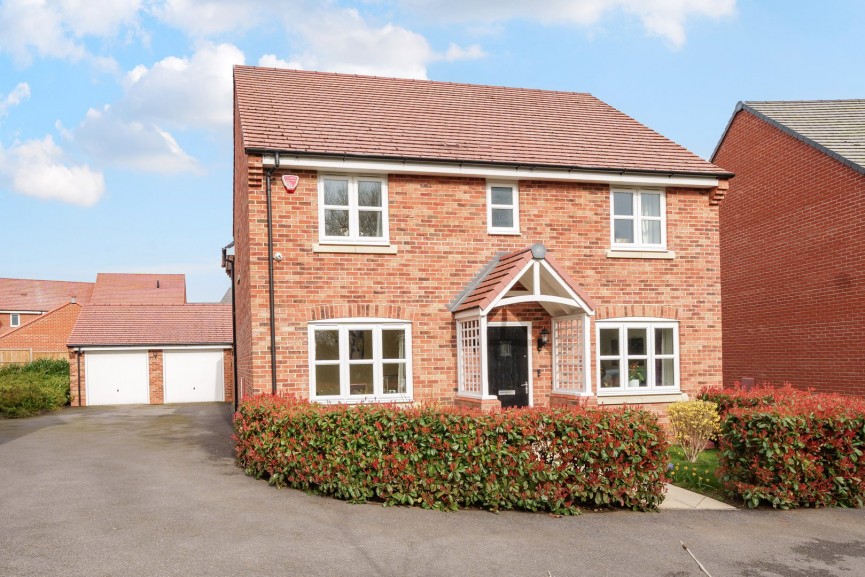4 bedroom House for Sale Viking Meadow, Shefford, Bedfordshire