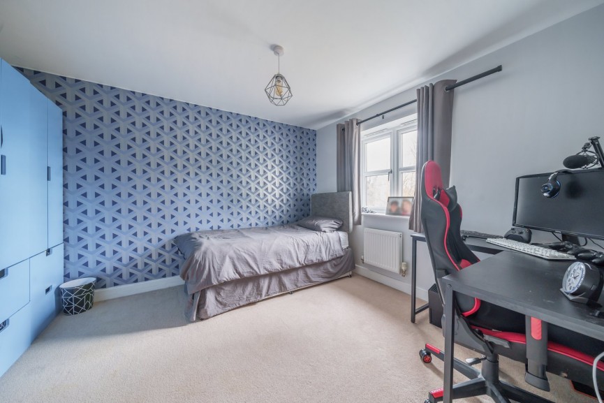 4 bedroom House for Sale Viking Meadow, Shefford, Bedfordshire