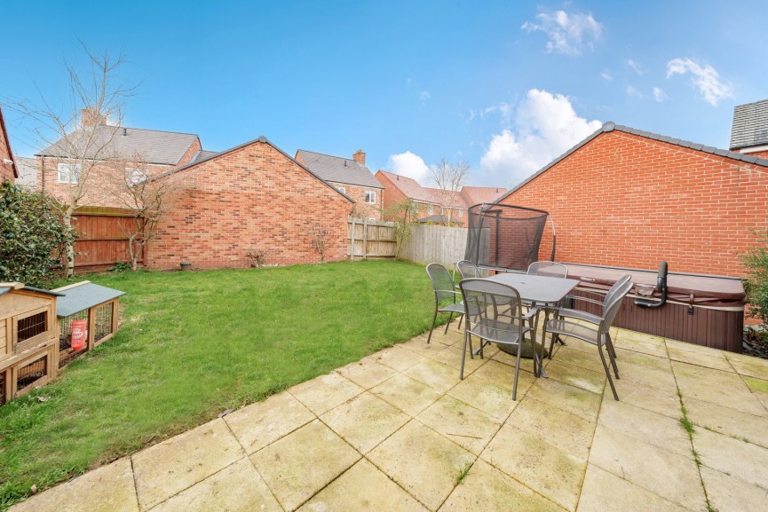 4 bedroom House for Sale Viking Meadow, Shefford, Bedfordshire