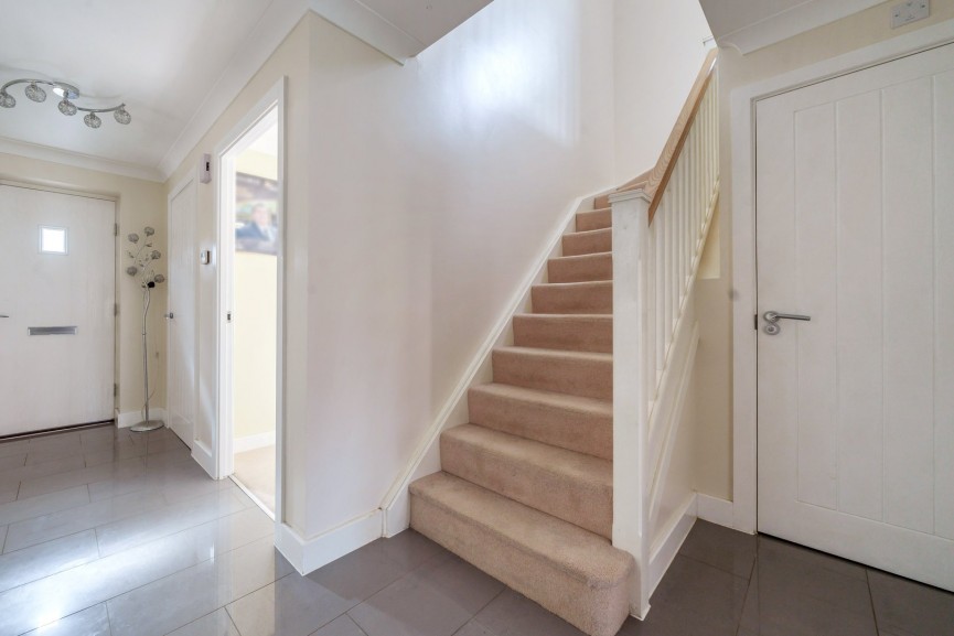 4 bedroom House for Sale Viking Meadow, Shefford, Bedfordshire
