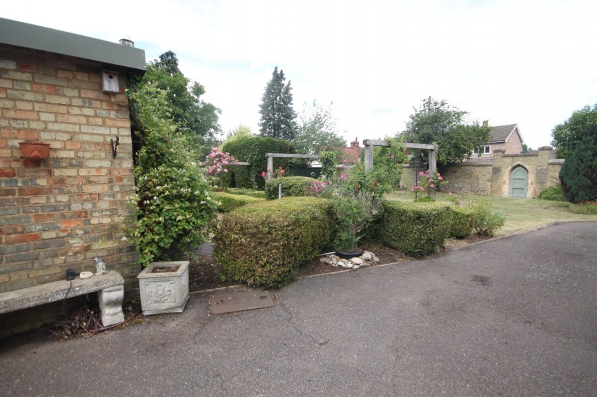 3 bedroom Bungalow for Letting Stockbridge Road, Clifton, Bedfordshire
