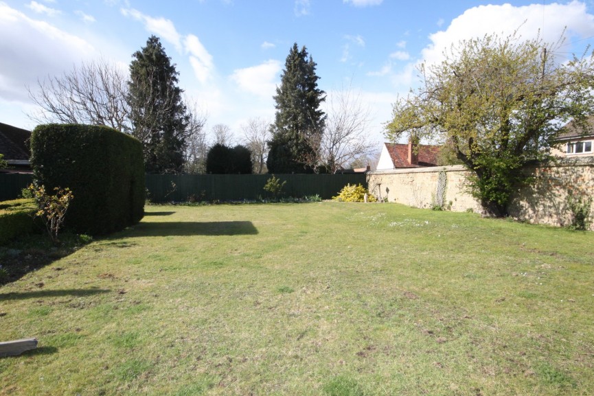 3 bedroom Bungalow for Letting Stockbridge Road, Clifton, Bedfordshire