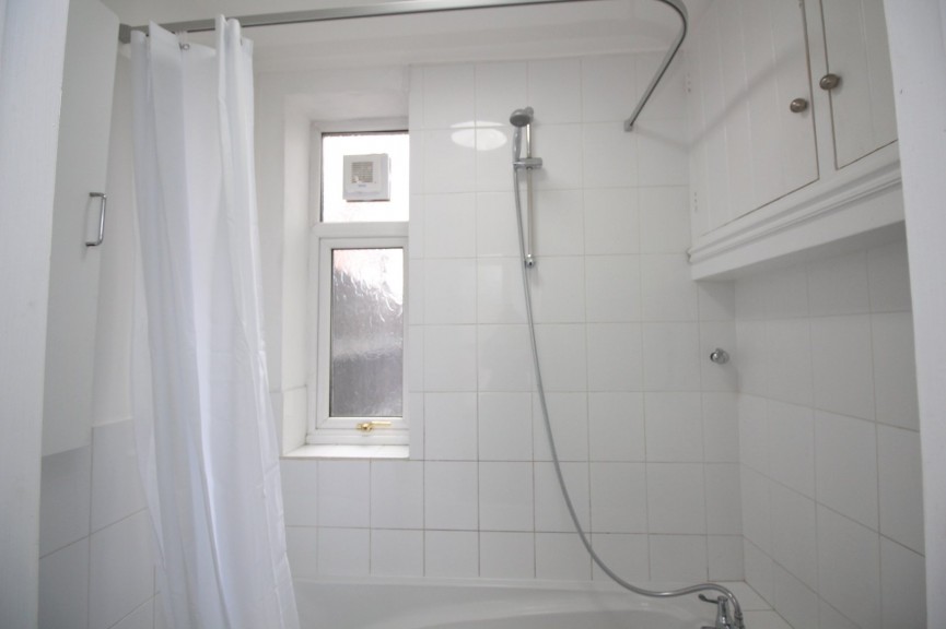 2 bedroom House for Letting Heathfield Road, Hitchin, Hertfordshire