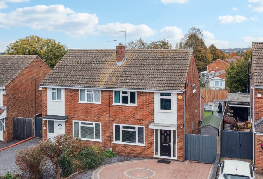 3 bedroom House for Sale Westbury Close, Hitchin, Hertfordshire