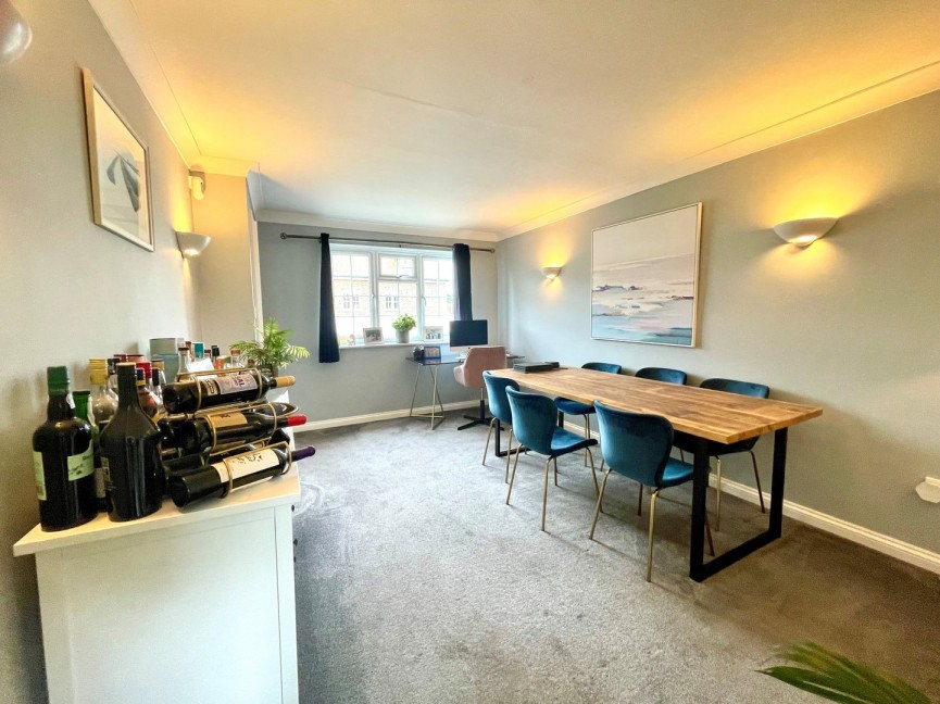 2 bedroom House for Sale Icknield Way East, Baldock, Hertfordshire