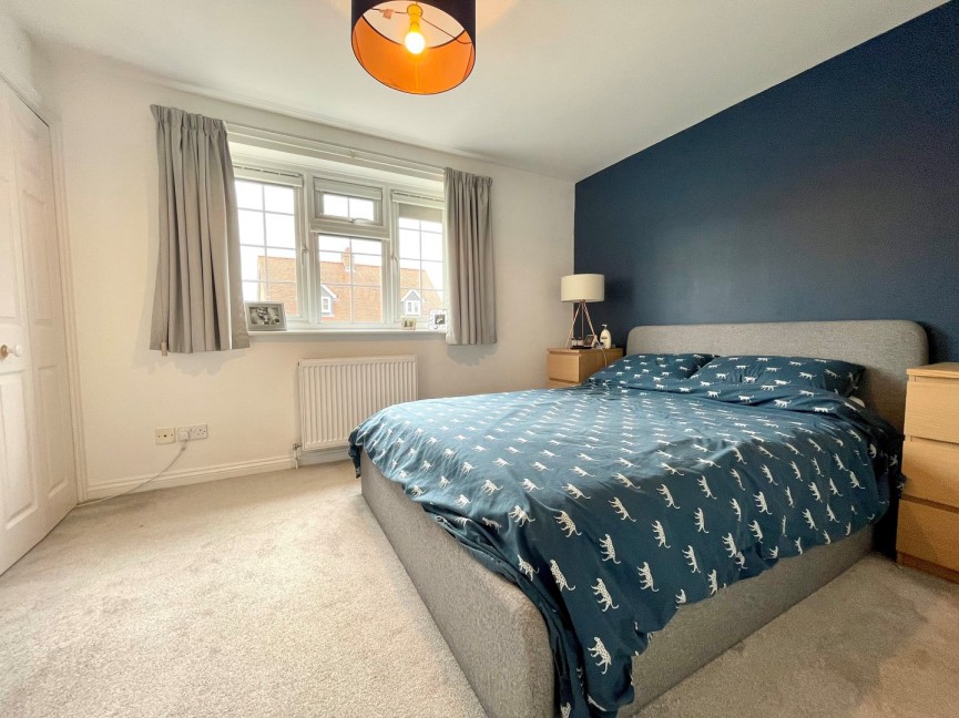 2 bedroom House for Sale Icknield Way East, Baldock, Hertfordshire