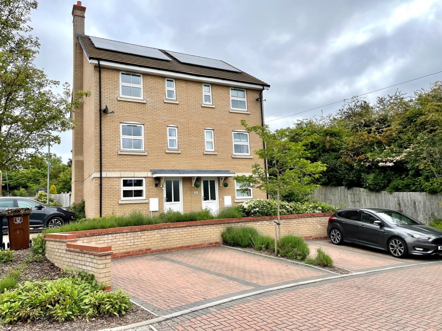 3 bedroom House for Sale Tynan Close, Royston, Hertfordshire