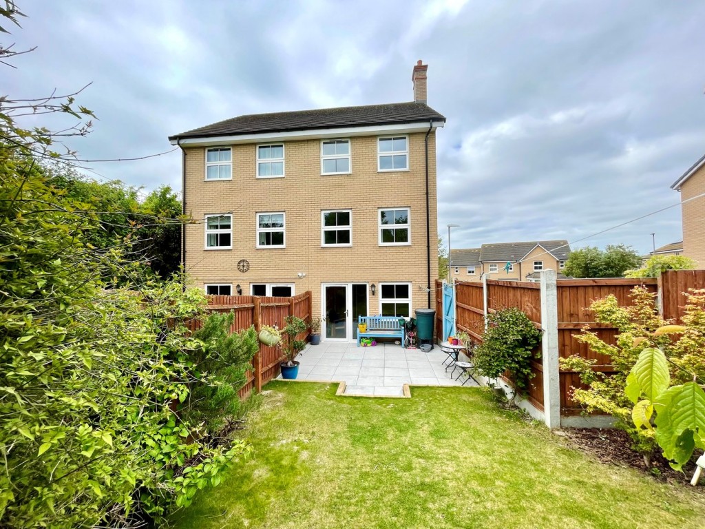 Tynan Close, Royston, Hertfordshire