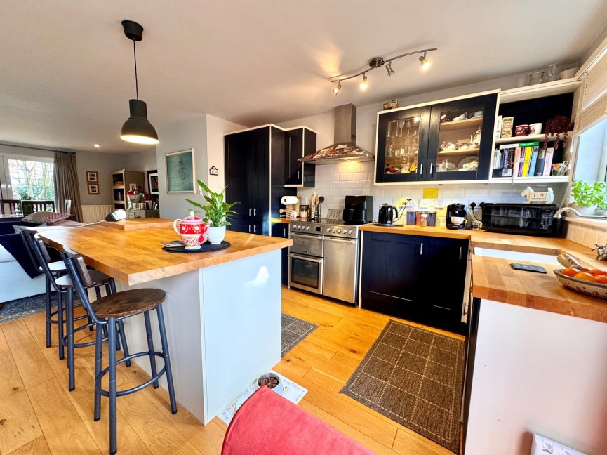 2 bedroom Bungalow for Sale Larkins Close, Baldock, Hertfordshire