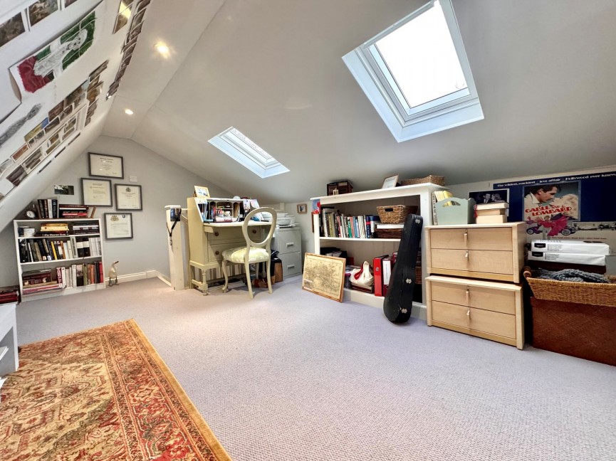 2 bedroom Bungalow for Sale Larkins Close, Baldock, Hertfordshire
